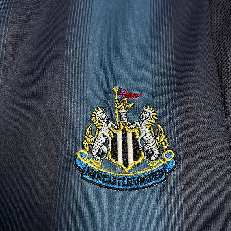 Camiseta Newcastle United ll Retro 2004/05 - Fut Latino MX