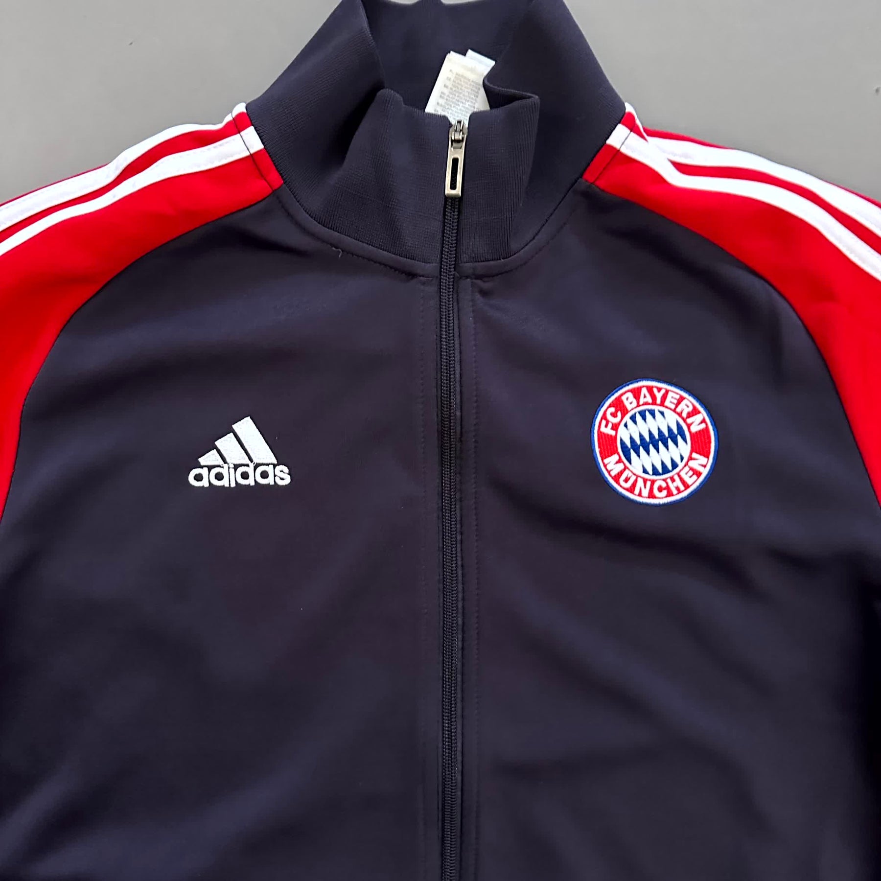 Adidas x FC Bayern München Chaqueta retro 2008/09 - Fut Latino MX