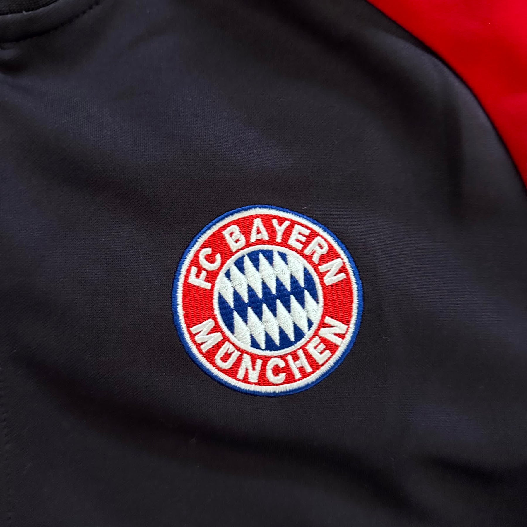 Adidas x FC Bayern München Chaqueta retro 2008/09 - Fut Latino MX
