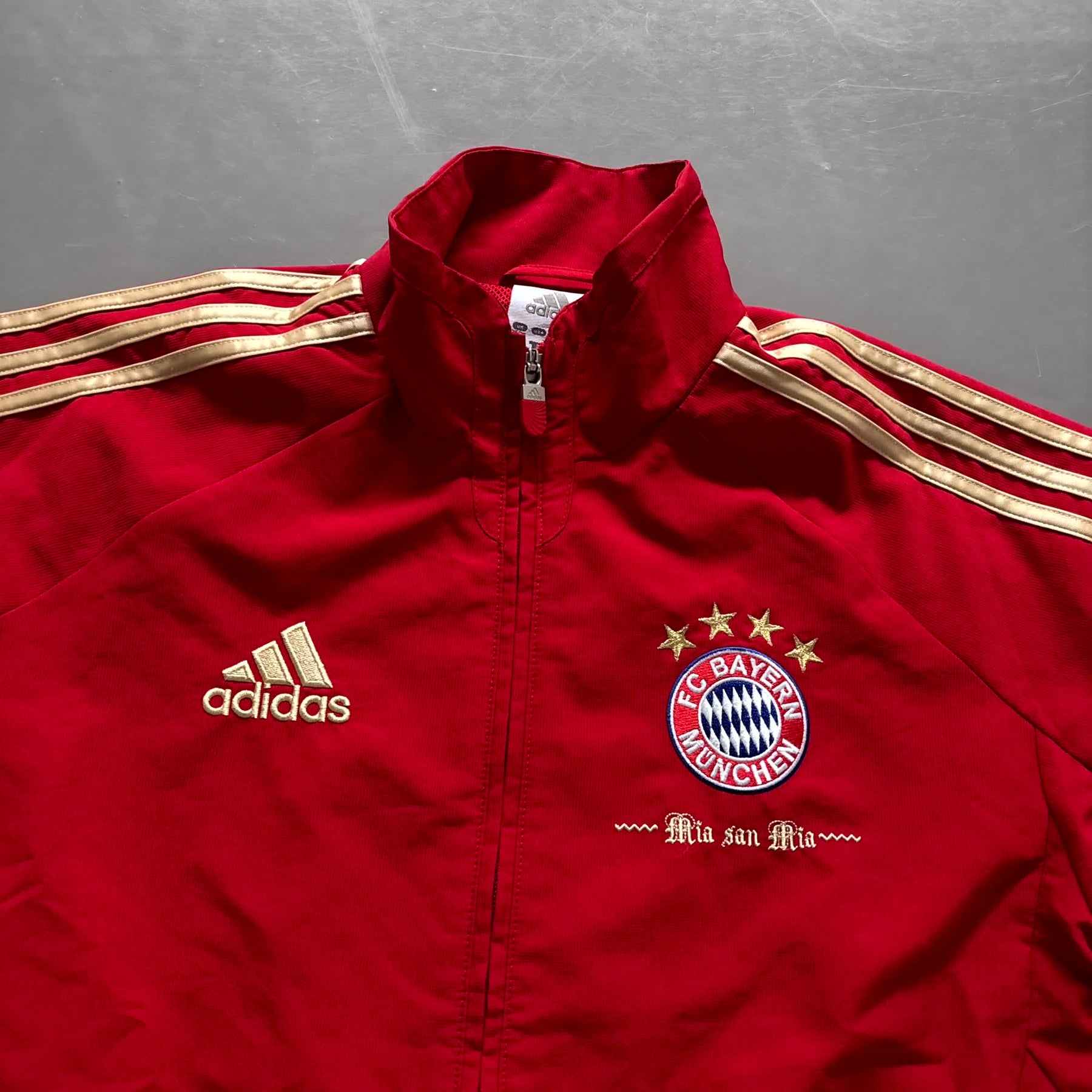 Adidas x FC Bayern Chaqueta retro 2012/13 - Fut Latino MX